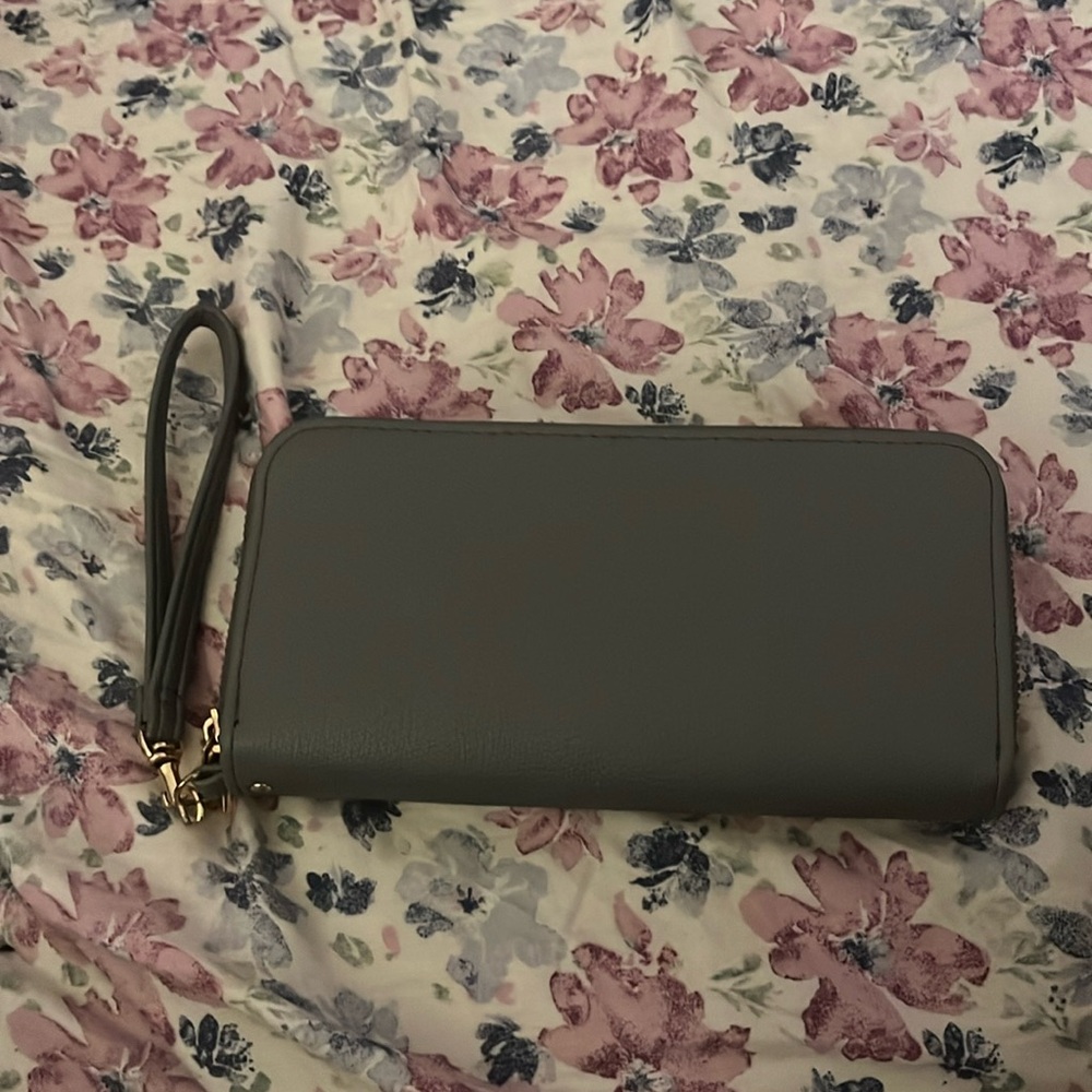 Gray and Gold silver hand bag. Very spacious